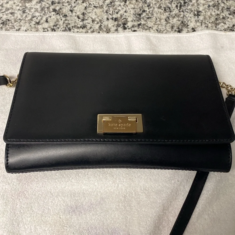 Kate Spade Crossbody bag with gold chain accent - Picture 7 of 9